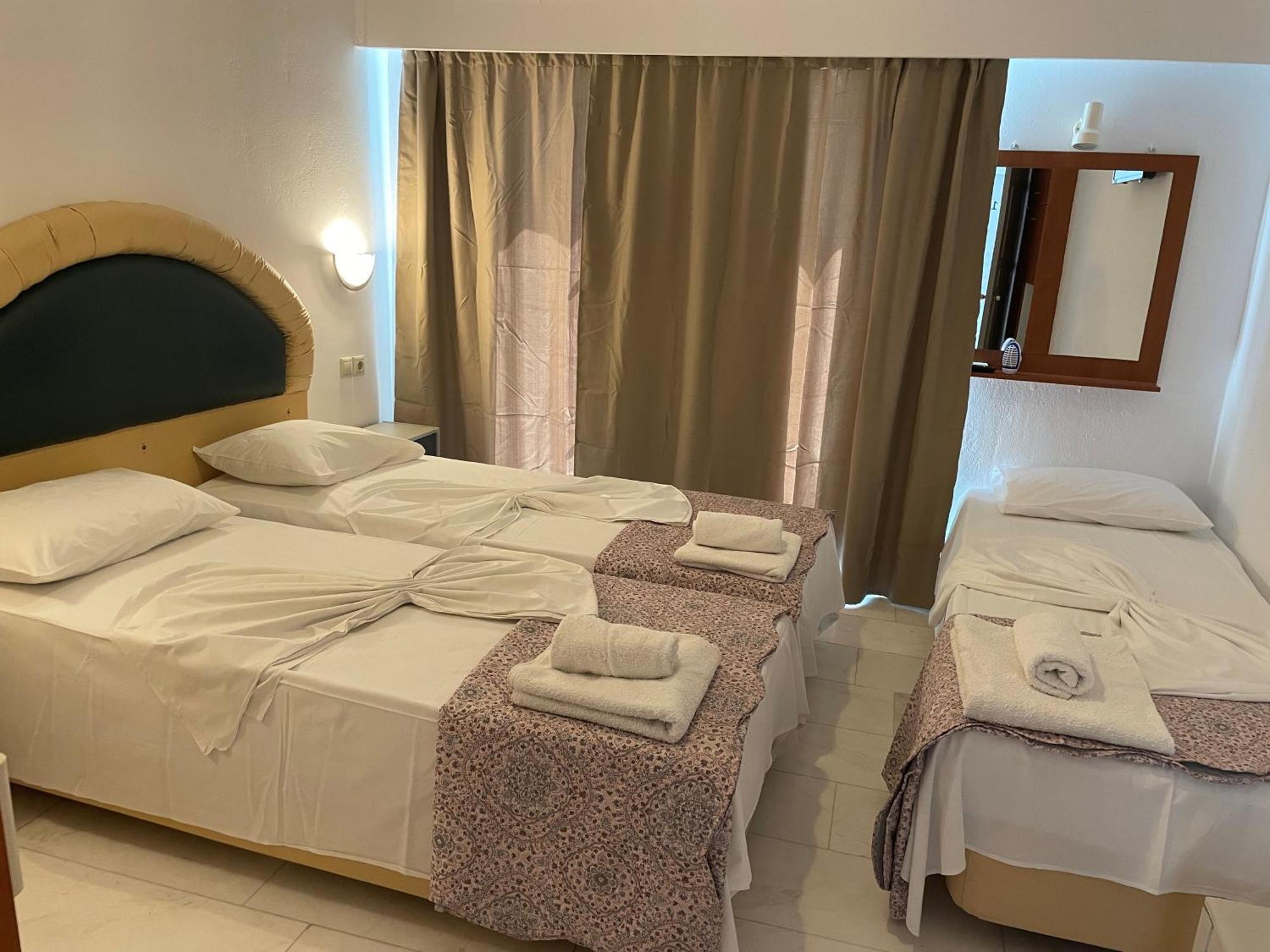 Hotel Kourkoumelata อาร์กอสโตลี ภายนอก รูปภาพ